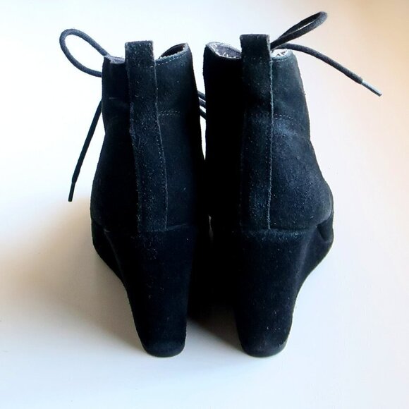 Dolce Vita Black Suede Leather Wedge Heel Lace Up Ankle Boots / Booties Size 9.5 - Picture 6 of 16